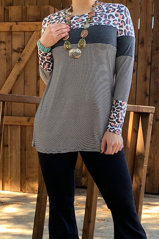 BQ11847 Striped & leopard color block long sleeve top