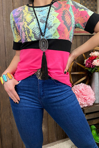 BQ9242-1 Fuchsia/black snake skin printed short sleeve top