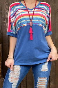 GJQ9673-3 Bull/Aztec Blue printed short sleeve top.