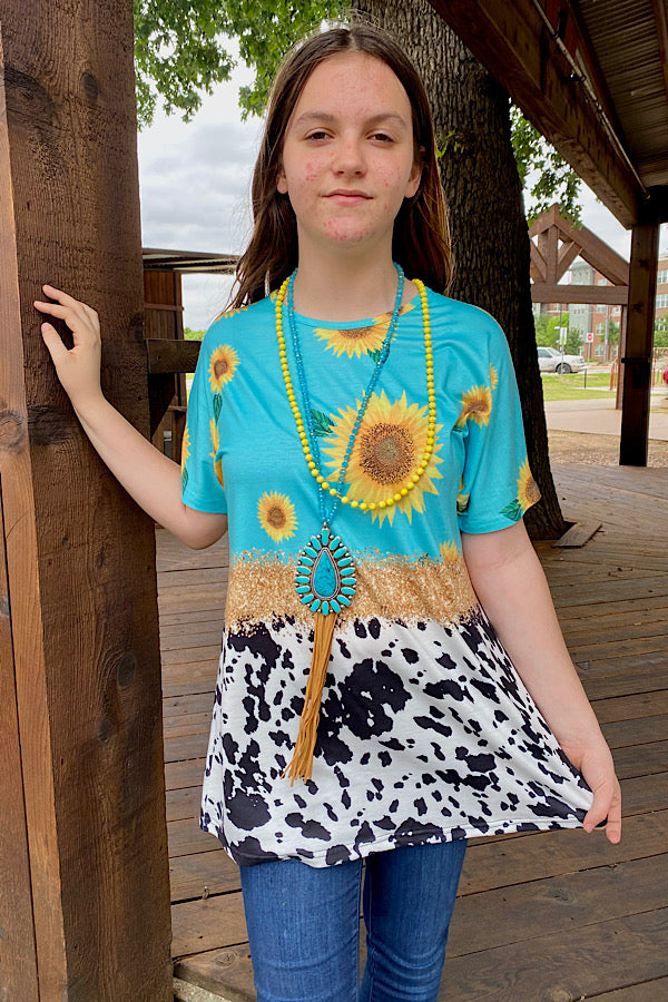 XCH13234 Turquoise sunflower & cow printed top