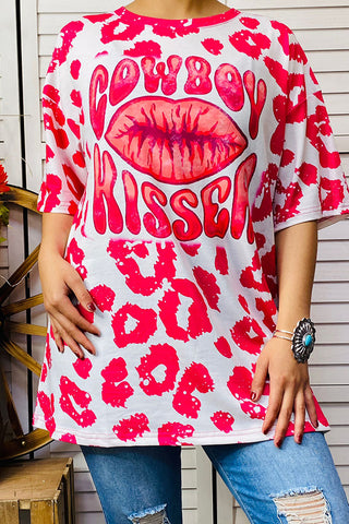 XCH14626 COWBOY KISSER LIPS red leopard t-shirt